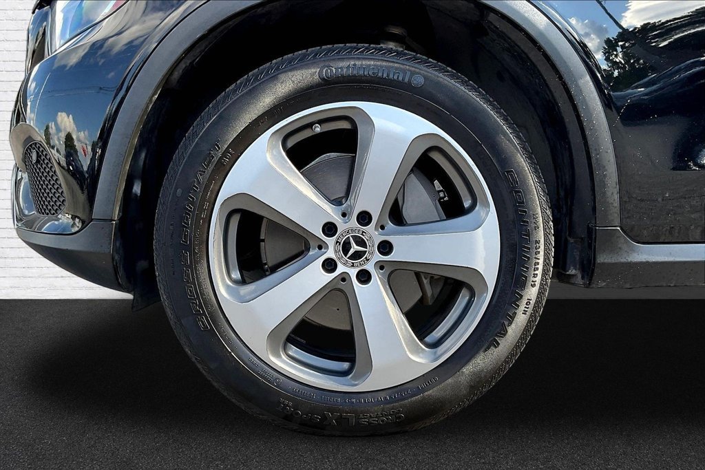 Used 2019 Mercedes-Benz GLC 300 w/ Premium Package image 26