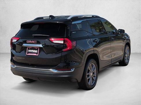 Used 2024 GMC Terrain SLT FWD image 5