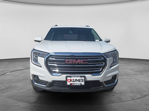 Used 2024 GMC Terrain SLT AWD/4WD image 4