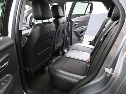 Used 2020 Chevrolet Trax LT w/ LT Convenience Package FWD image 24