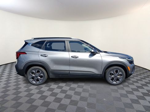 Used 2024 Kia Seltos S AWD/4WD image 7