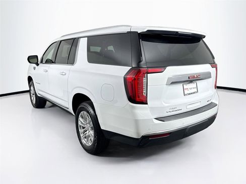 Used 2024 GMC Yukon XL SLT image 2