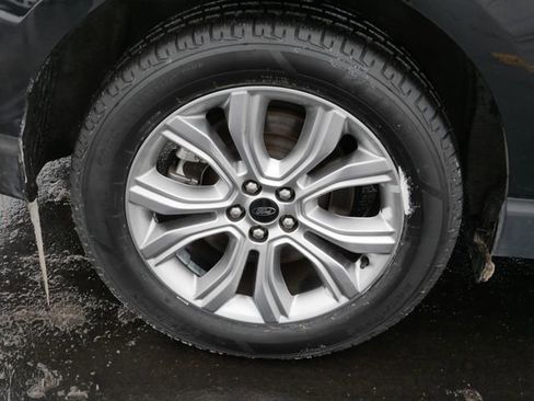 Used 2024 Ford Edge Titanium image 5