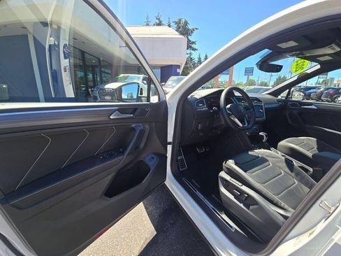 Used 2023 Volkswagen Tiguan SEL R-Line AWD/4WD image 30