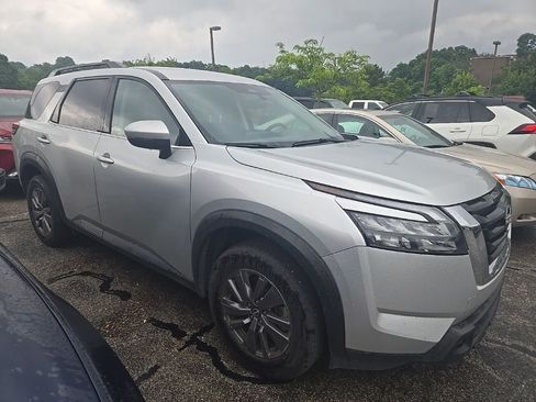 Used 2025 Nissan Pathfinder SV AWD/4WD image 9