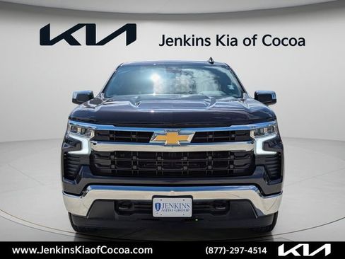 Used 2024 Chevrolet Silverado 1500 LT AWD/4WD image 13