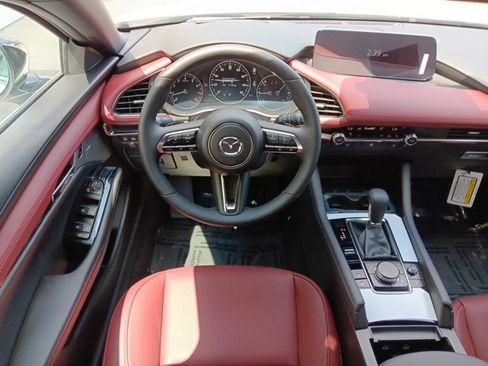 Certified 2025 MAZDA MAZDA3 Hatchback w/Premium Plus Pkg image 15