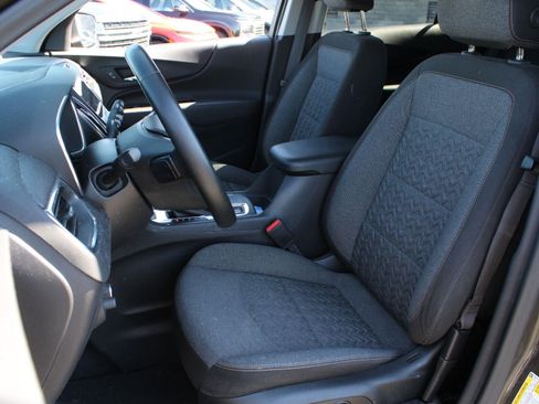 Used 2024 Chevrolet Equinox LT AWD/4WD image 16