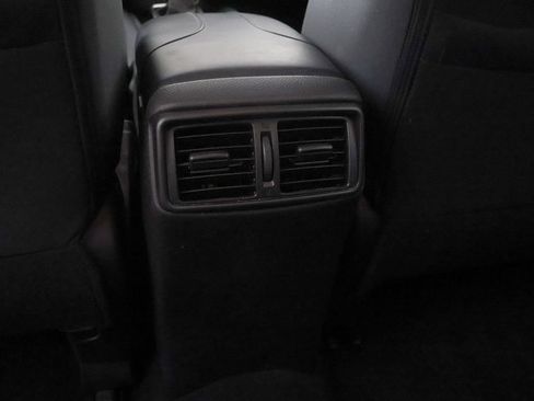 Used 2019 Nissan Rogue S AWD/4WD image 42