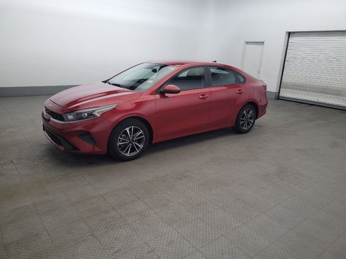 Used 2023 Kia Forte LXS w/ LXS Technology Package FWD image 2