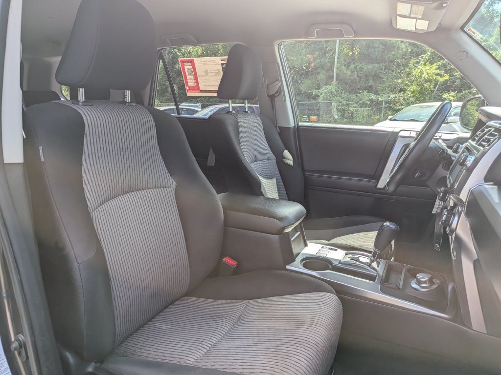 Used 2019 Toyota 4Runner SR5 AWD/4WD image 29