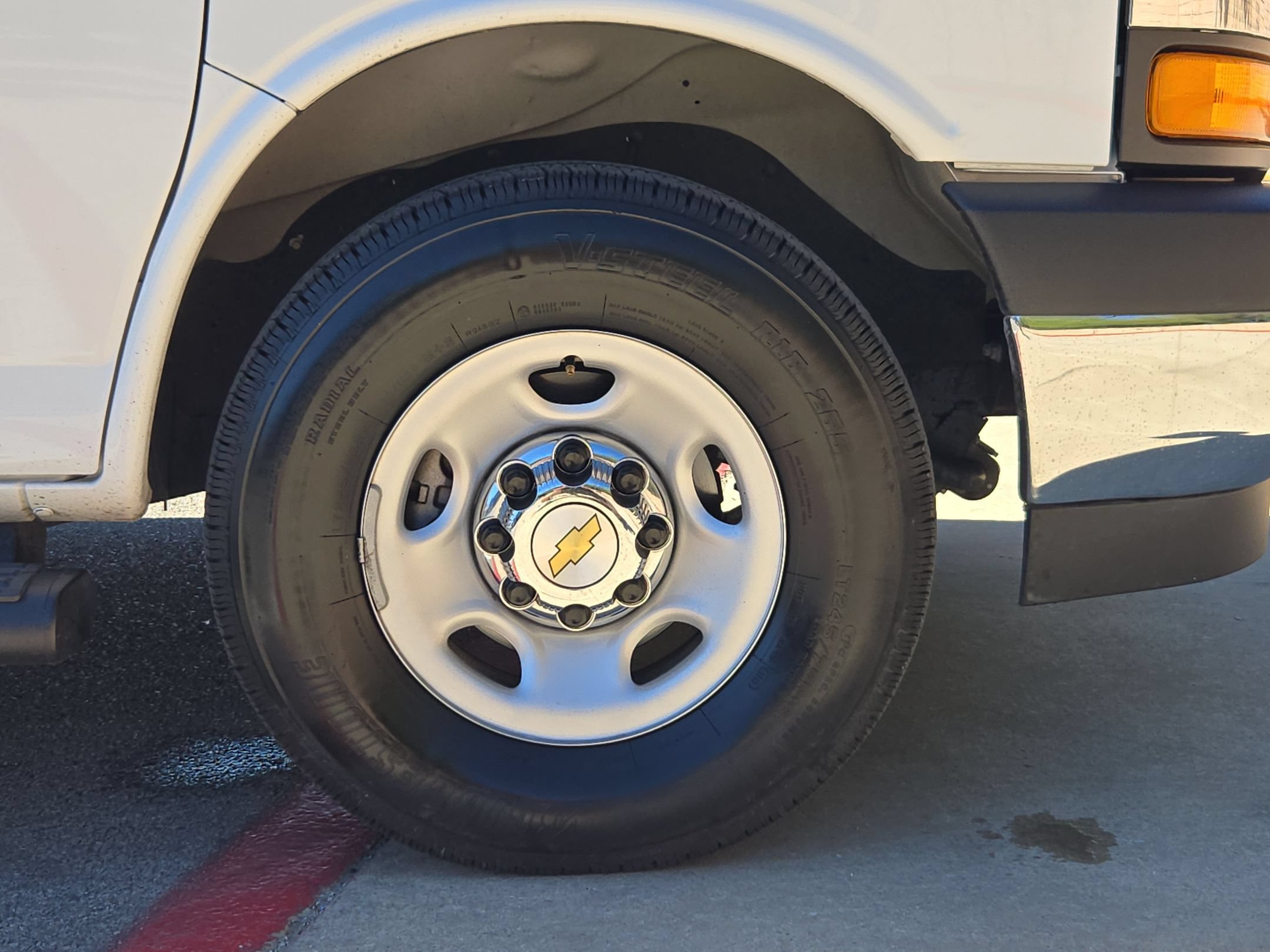 Used 2025 Chevrolet Express 3500 LT w/ LT Preferred Equipment Group RWD image 30