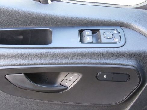 Used 2024 Mercedes-Benz Sprinter 2500 image 33