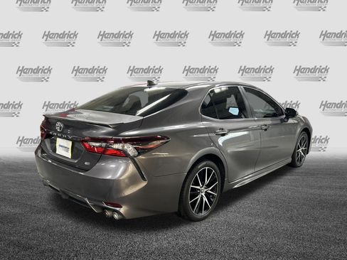 Used 2024 Toyota Camry SE w/ Cold Weather Package FWD image 10