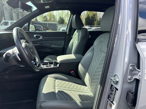 Used 2024 Kia Sorento SX Prestige w/ Sage Leather Package AWD/4WD image 9