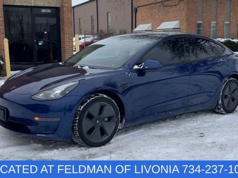 Used 2023 Tesla Model 3 Standard Range image 4