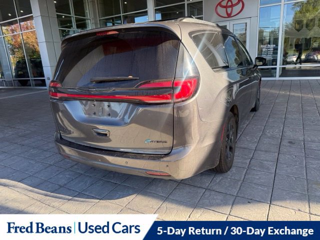 Used 2022 Chrysler Pacifica Touring-L w/ Uconnect Theater Family Group FWD image 12