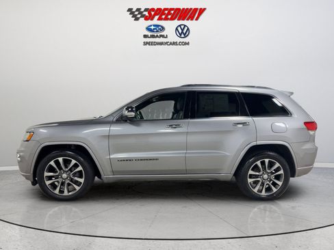 Used 2018 Jeep Grand Cherokee Overland AWD/4WD image 10