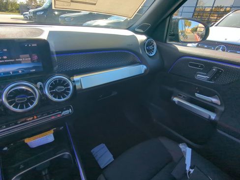 New 2025 Mercedes-Benz GLB 35 AMG GLB 35 AMG image 4
