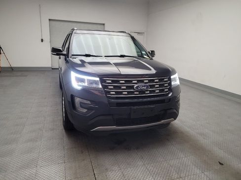 Used 2017 Ford Explorer XLT w/ Equipment Group 201A FWD image 14