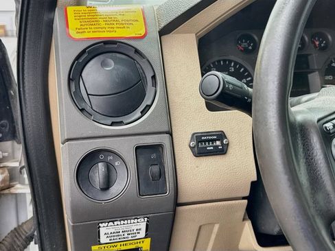 Used 2008 Ford F550 4x4 Regular Cab Super Duty image 10