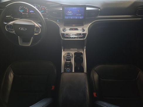 Used 2021 Ford Explorer XLT w/ Equipment Group 202A AWD/4WD image 10