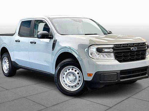 Used 2022 Ford Maverick XL image 3