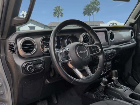 Used 2021 Jeep Wrangler Unlimited Sahara AWD/4WD image 12