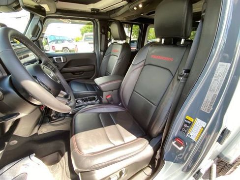 Used 2026 Jeep Wrangler Unlimited Rubicon AWD/4WD image 13