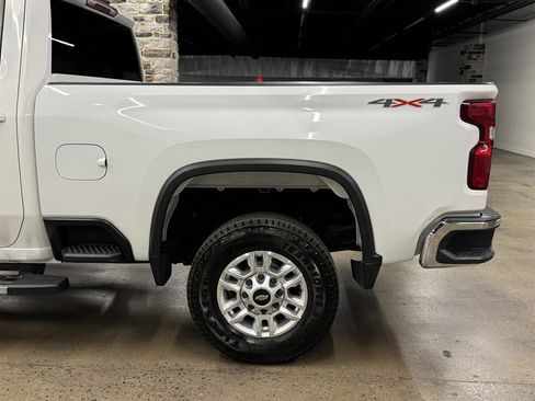 Used 2022 Chevrolet Silverado 2500 LT AWD/4WD image 8