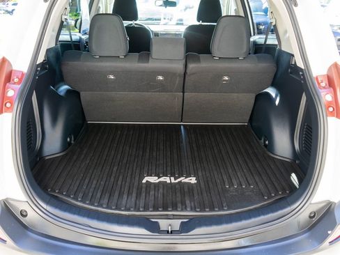 Used 2015 Toyota RAV4 LE AWD/4WD image 29