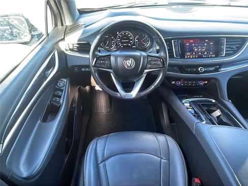 Used 2024 Buick Enclave Premium image 19