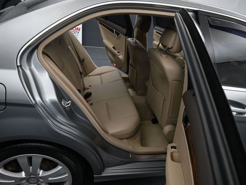 Used 2010 Mercedes-Benz C 300 Sedan image 22