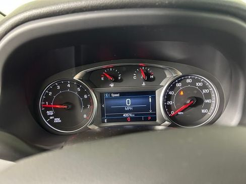 Used 2023 GMC Acadia SLE w/ Elevation Edition FWD image 17