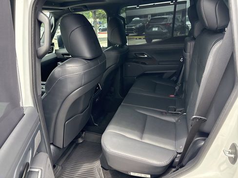 Used 2024 Lexus GX 550 w/ Accessory Package (Z1) AWD/4WD image 20