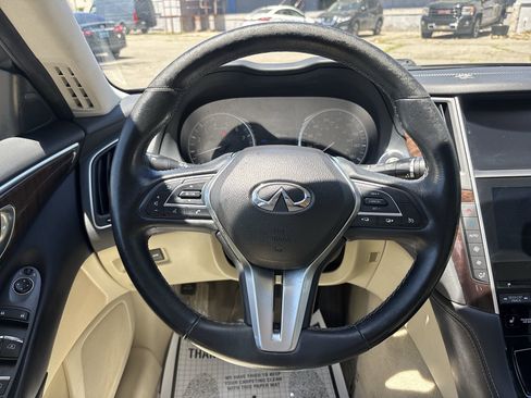 Used 2019 INFINITI Q50 Luxe w/ Essential Package (3.0T Luxe) AWD/4WD image 11