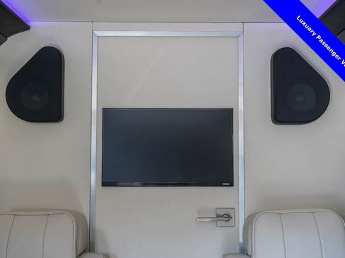 Used 2024 Mercedes-Benz Sprinter 2500 image 86