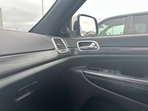 Used 2021 Jeep Grand Cherokee Laredo X AWD/4WD image 11