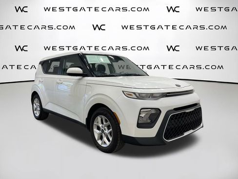 Used 2020 Kia Soul S image 2