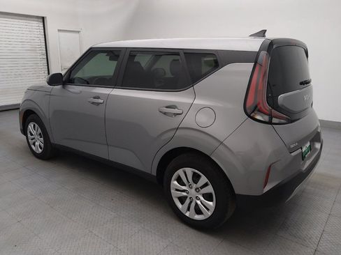 Used 2025 Kia Soul LX FWD image 3
