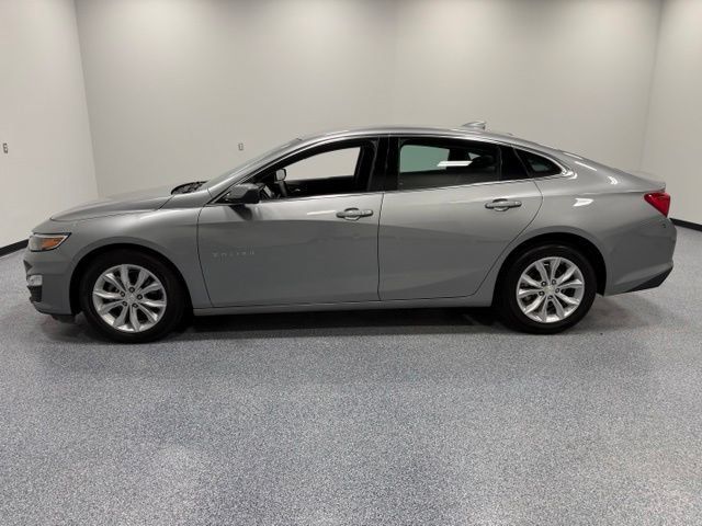 Used 2025 Chevrolet Malibu LT FWD image 5