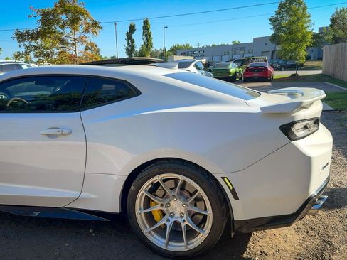 Used 2017 Chevrolet Camaro ZL1 RWD image 8