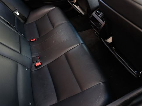 Used 2011 BMW 528i Sedan image 12