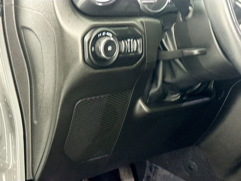 Used 2022 Jeep Wrangler Unlimited Sahara AWD/4WD image 10