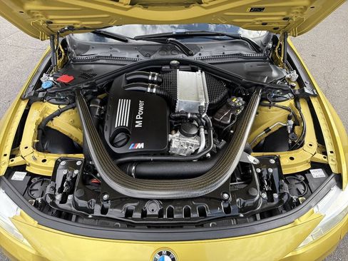 Used 2017 BMW M4 Coupe RWD image 18