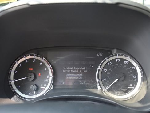 Used 2025 Toyota Highlander LE FWD image 15
