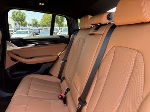 Certified 2025 BMW X4 xDrive30i AWD/4WD image 32