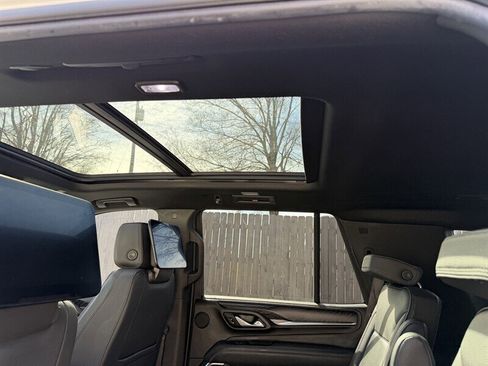 Used 2021 GMC Yukon Denali w/ Denali Premium Package image 25