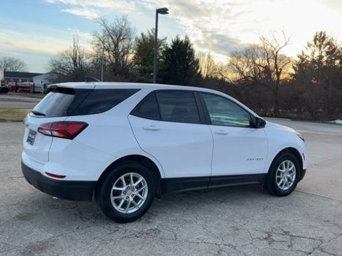 Used 2023 Chevrolet Equinox LS w/ LS Convenience Package image 9