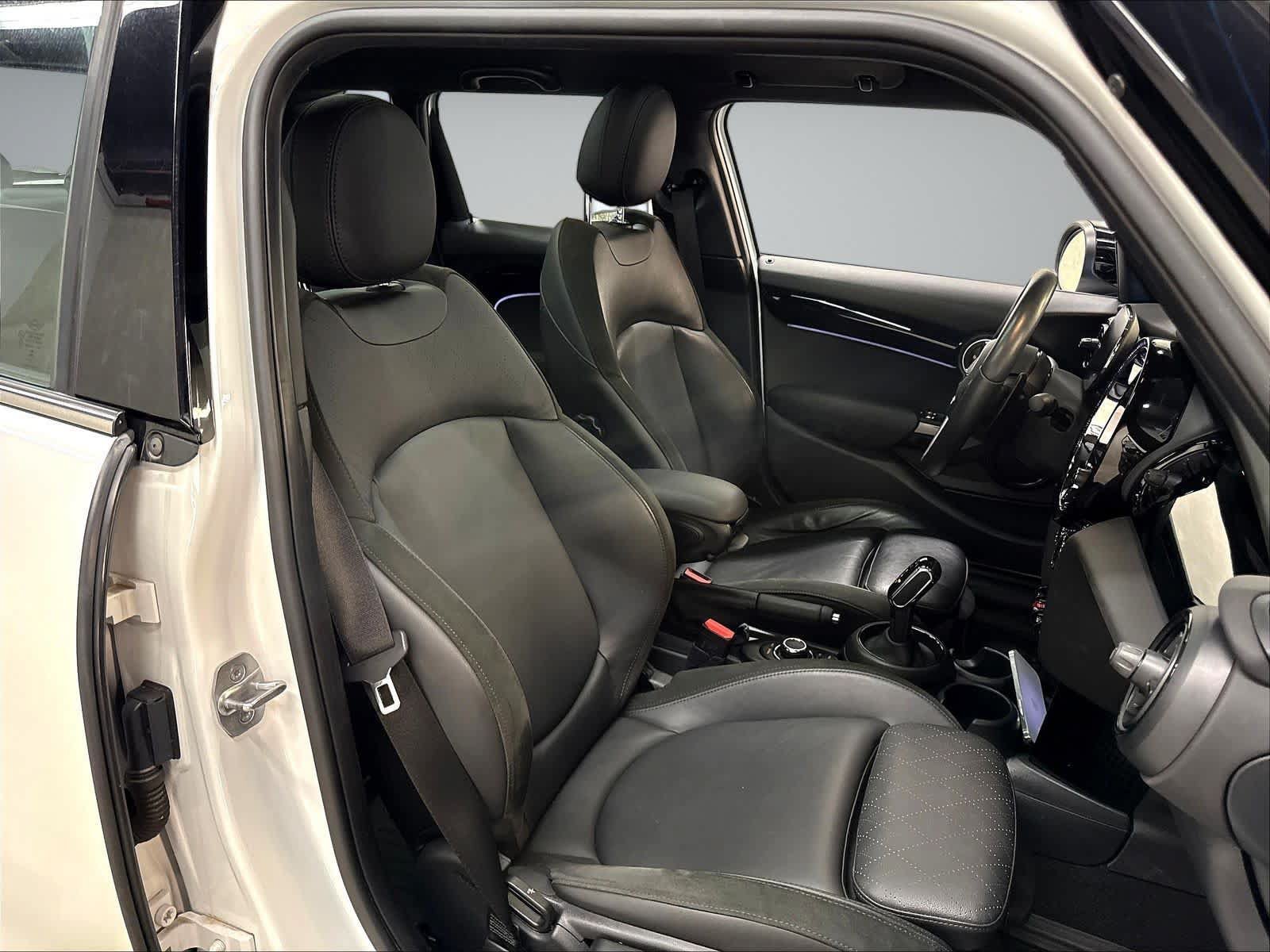 Used 2024 MINI Cooper S w/ Signature Upholstery Package FWD image 28